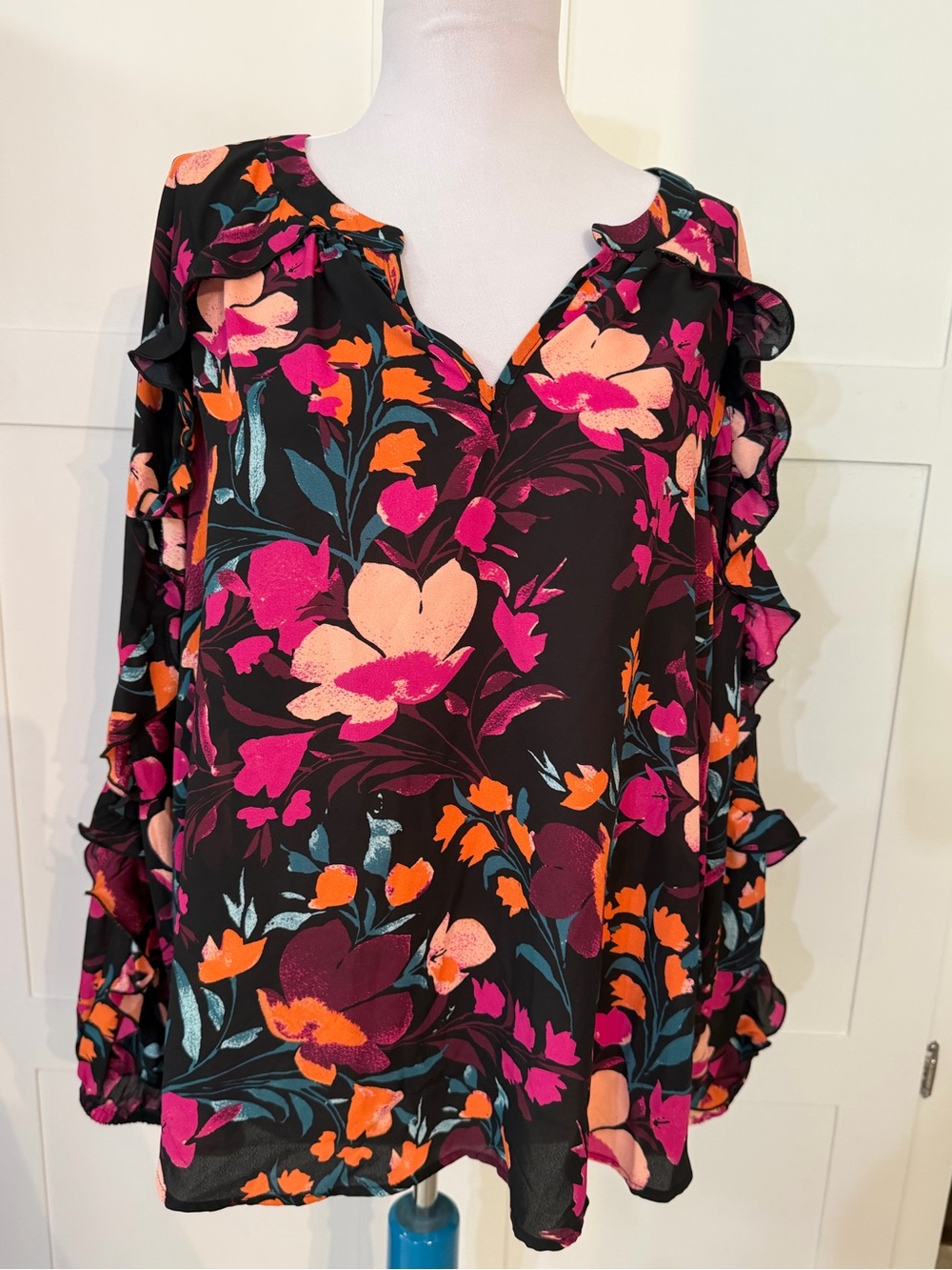 Wonderly Black Floral Ruffle Sleeve-Blouse